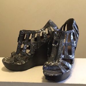 Silver and grey wedges